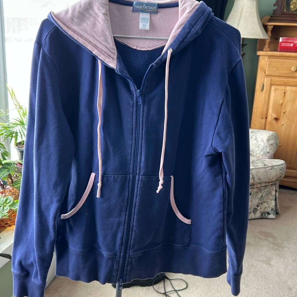Medium zippered hoodie jacket